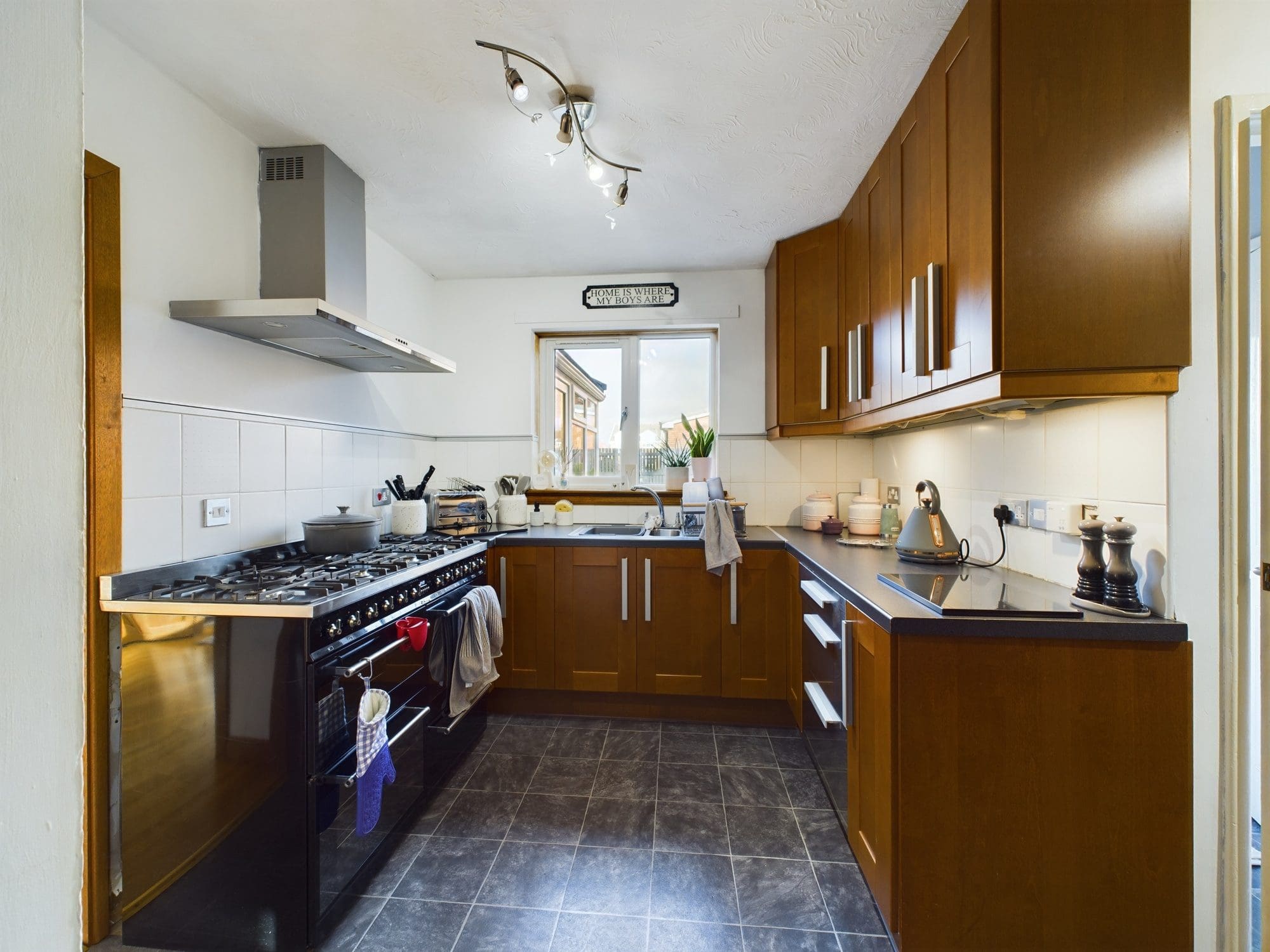 16 General Roy Way Carluke ML8 4LP Independent Estates