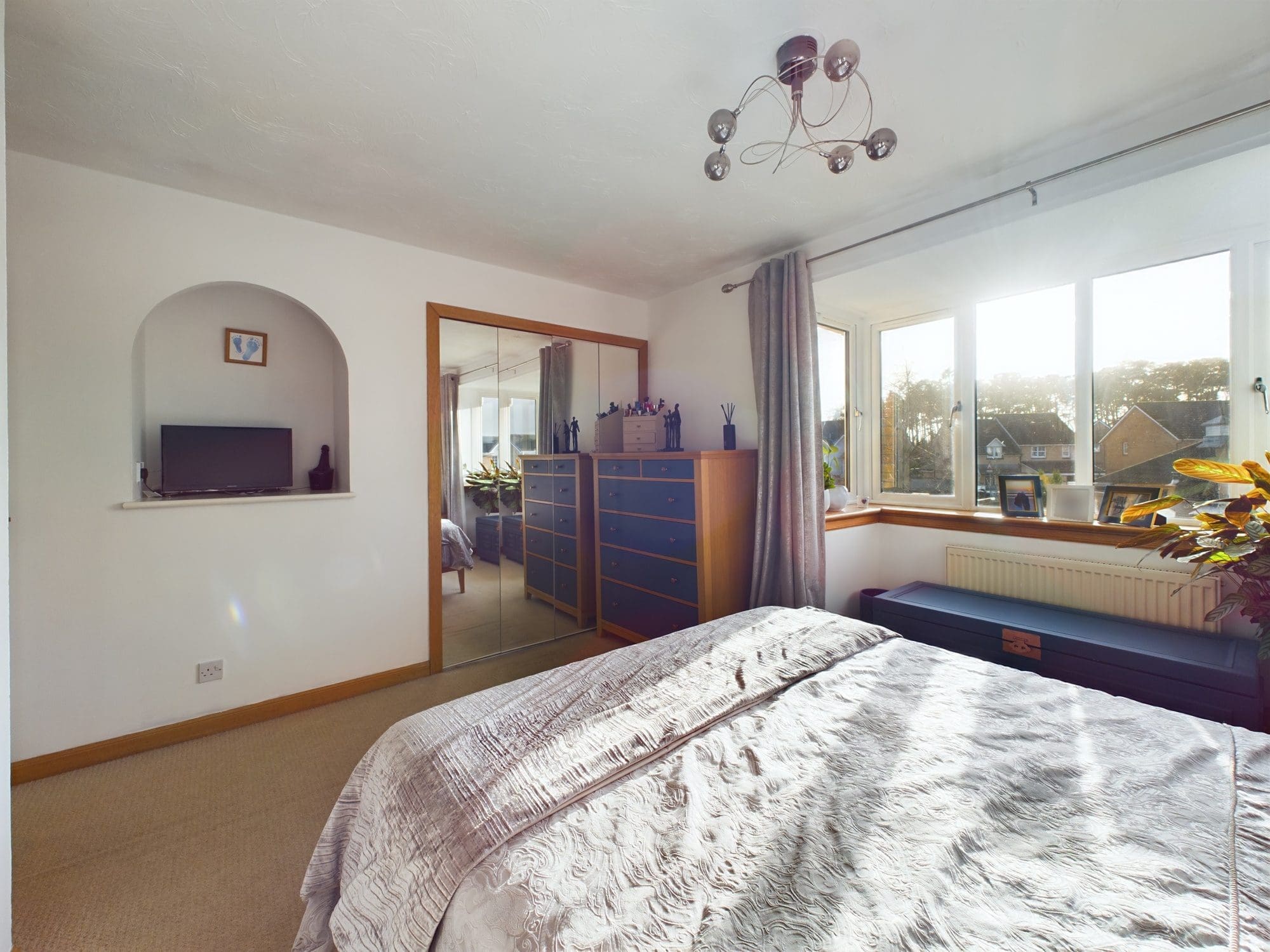 16 General Roy Way Carluke ML8 4LP Independent Estates